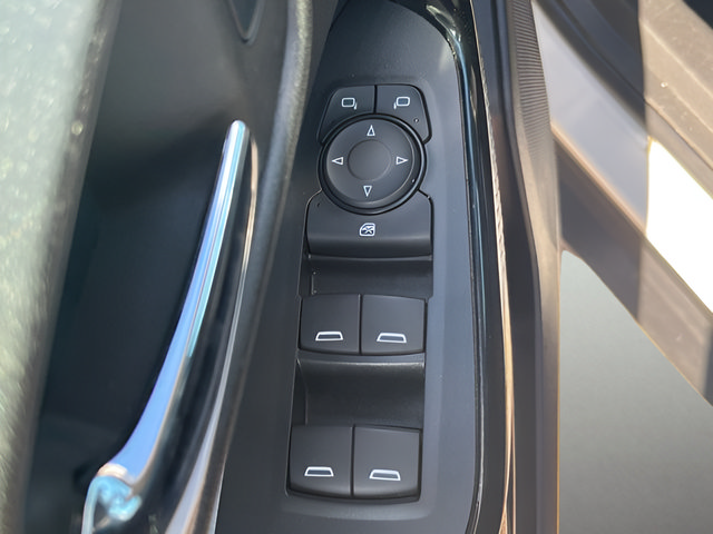 Used 2025 Chevrolet Trax LT FWD image 14