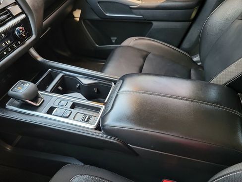 Used 2023 Nissan Pathfinder SL image 25