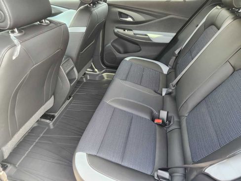 New 2025 Buick Envista Preferred w/ Convenience II Package image 8