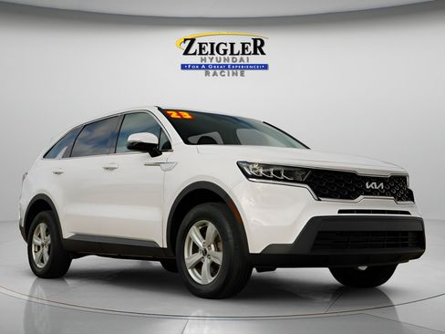 Used 2023 Kia Sorento LX AWD/4WD image 1