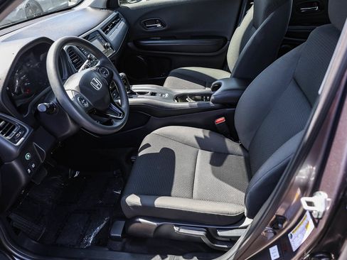 Certified 2022 Honda HR-V LX image 9