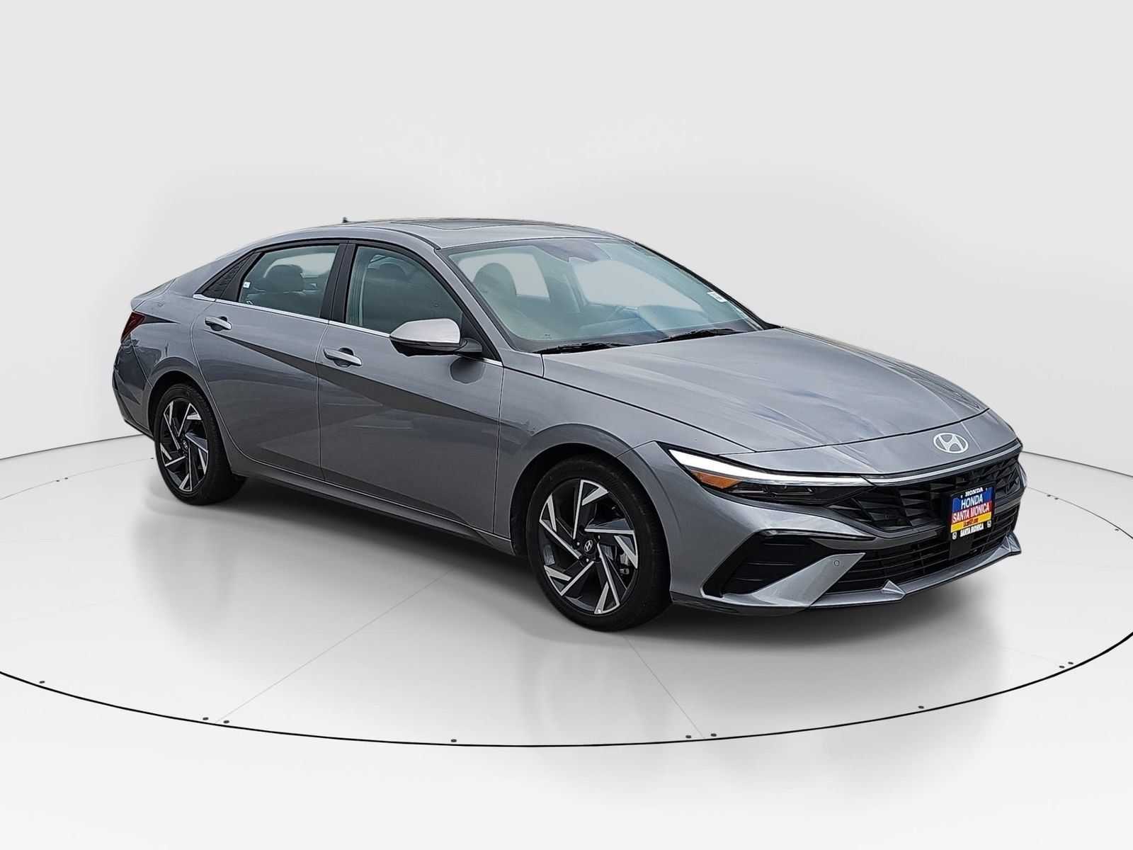Used 2024 Hyundai Elantra Limited FWD image 3
