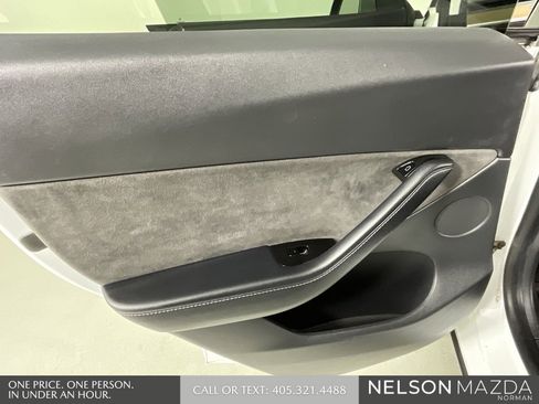 Used 2021 Tesla Model Y Long Range image 19