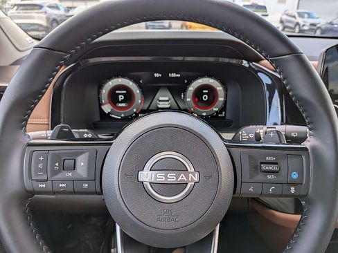 Used 2025 Nissan Pathfinder Platinum AWD/4WD image 36