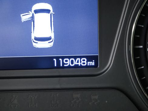 Used 2020 Kia Sorento LX image 8