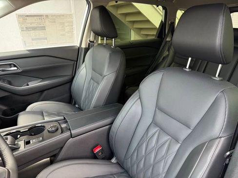 New 2026 Nissan Rogue Platinum AWD/4WD image 18