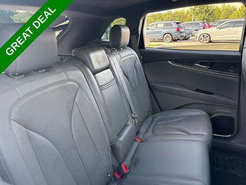 Used 2019 Lincoln Nautilus Reserve FWD image 10