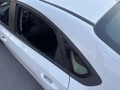 Used 2020 Kia Forte LXS FWD image 17