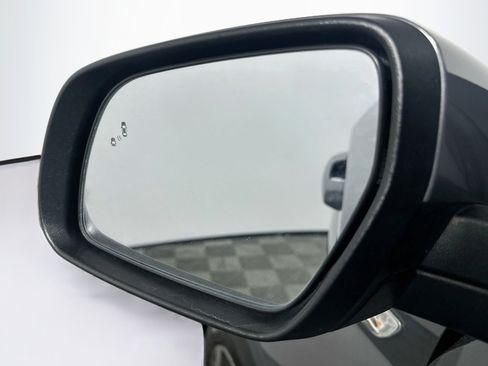 Used 2025 Hyundai Venue SEL FWD image 16