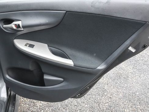 Used 2013 Toyota Corolla S FWD image 25