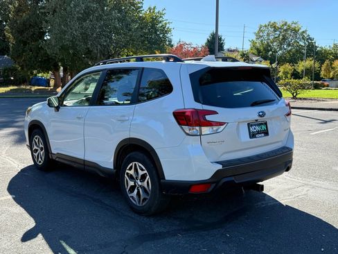 Used 2022 Subaru Forester Premium w/ Popular Package #3 image 4