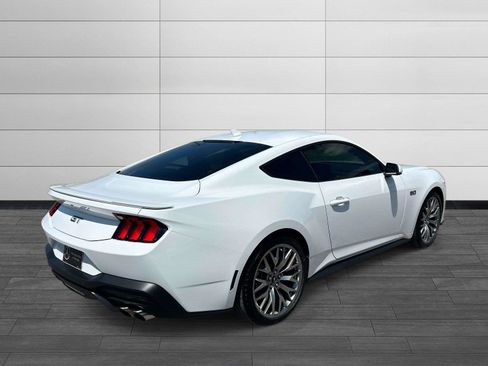 Used 2025 Ford Mustang GT Premium RWD image 3
