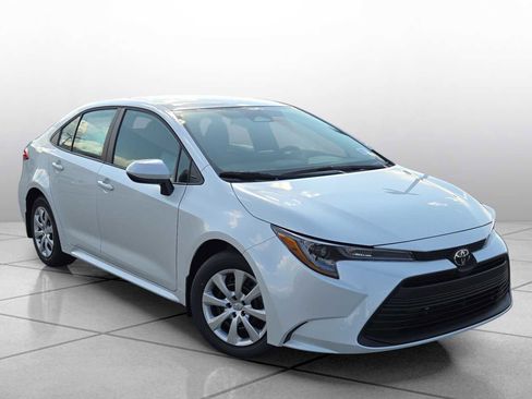New 2026 Toyota Corolla LE FWD image 2