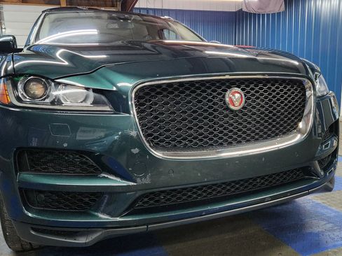 Used 2017 Jaguar F-PACE Premium image 51