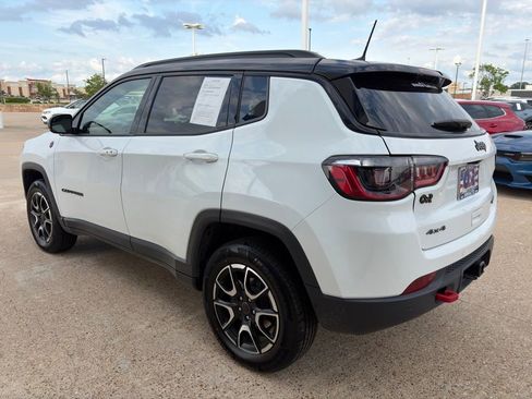 Used 2025 Jeep Compass Trailhawk w/ Trailer Tow Group AWD/4WD image 7