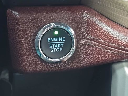 Used 2023 Ford Expedition Limited image 21