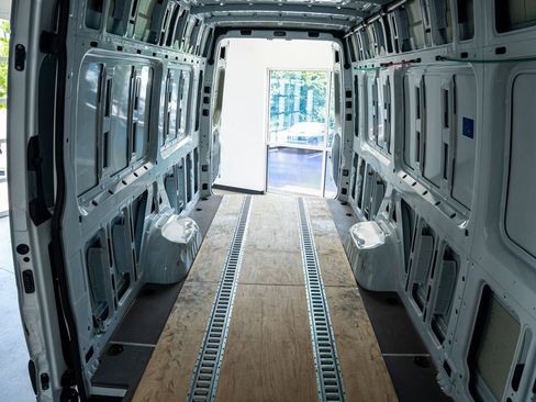 Used 2023 Mercedes-Benz Sprinter 3500 image 36