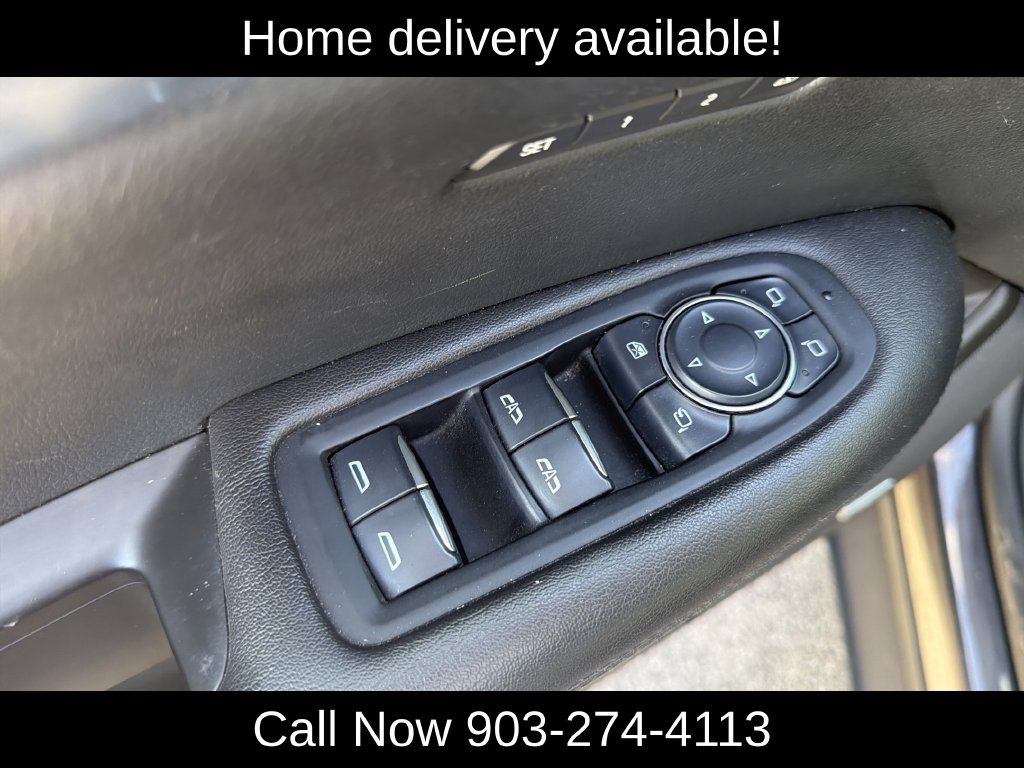 Used 2017 Cadillac XT5 Luxury w/ Driver Awareness Package FWD image 18
