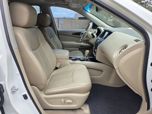Used 2014 Nissan Pathfinder Platinum w/ Platinum Premium Package FWD image 24