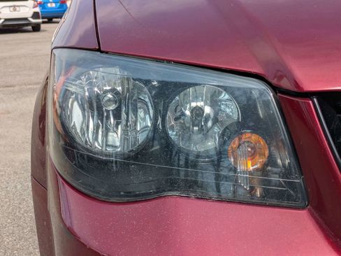 Used 2018 Dodge Grand Caravan SE FWD image 10
