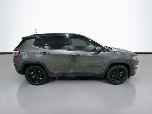 Used 2019 Jeep Compass Latitude FWD image 8