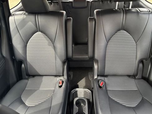 Used 2025 Toyota Highlander XSE image 41