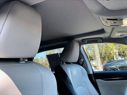 Used 2018 Lexus RX 450h AWD image 14