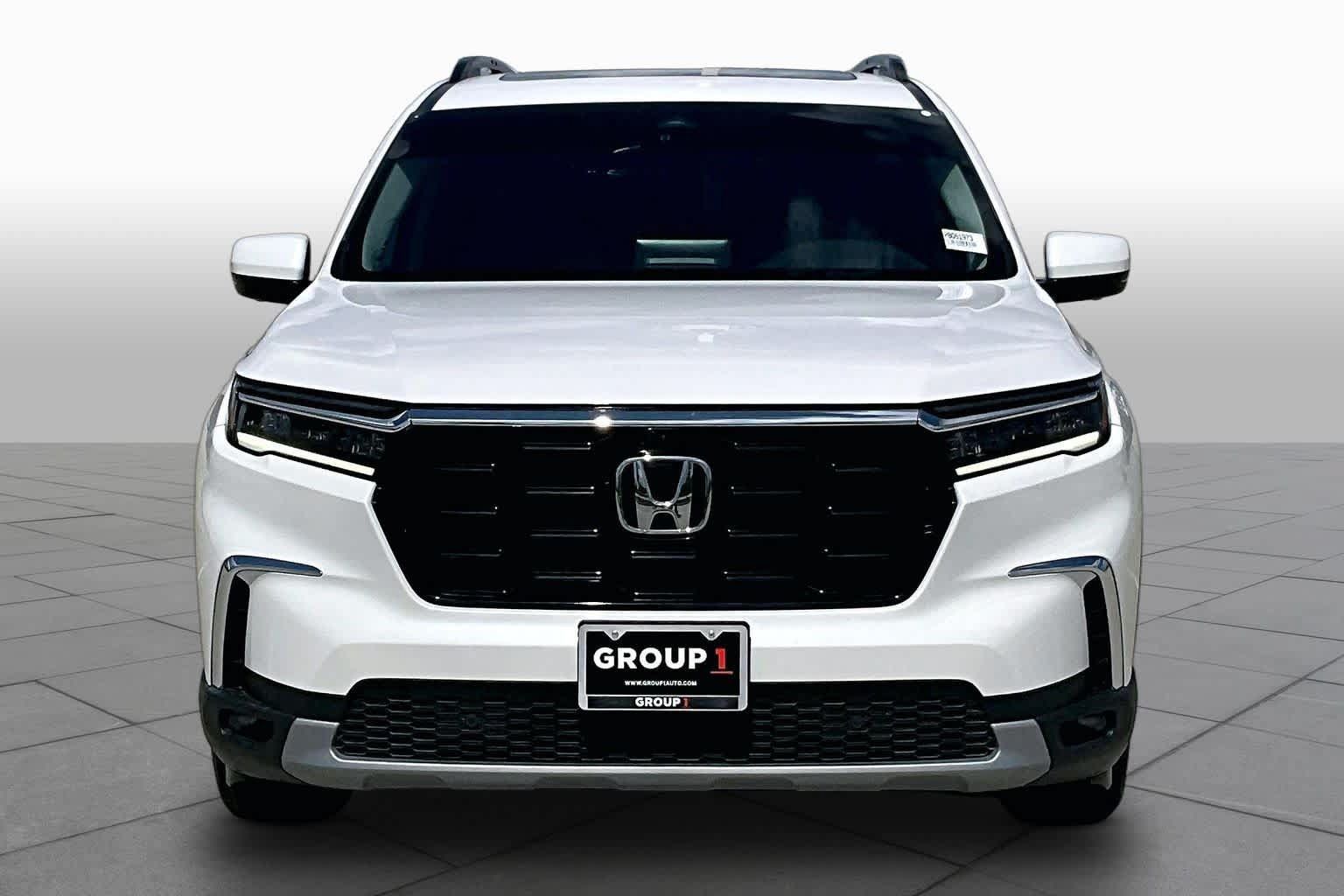 Used 2023 Honda Pilot Elite image 3