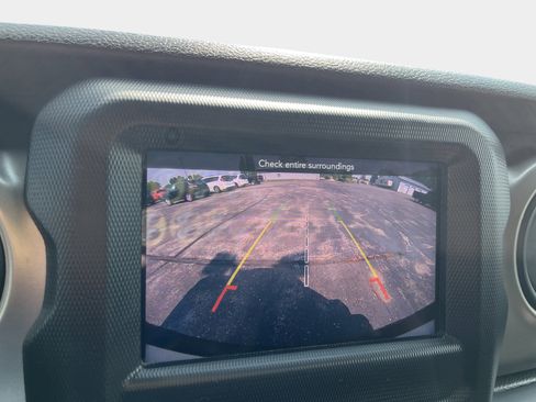 Used 2018 Jeep Wrangler Sport S image 20