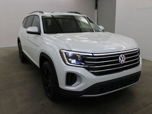 New 2026 Volkswagen Atlas SE FWD image 6