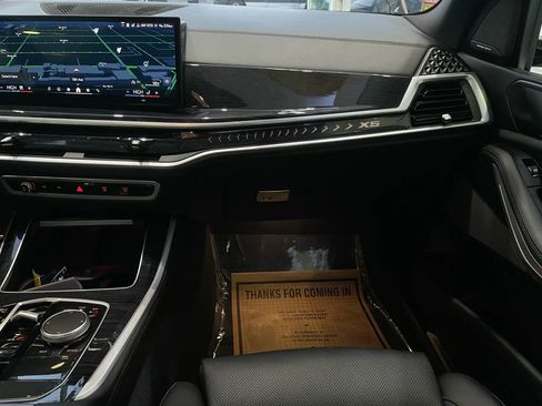 Used 2024 BMW X5 xDrive40i w/ M Sport Package image 25