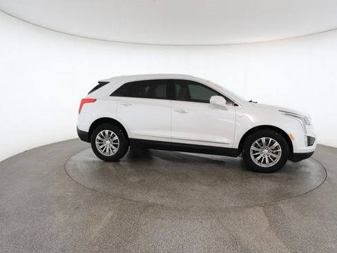 Used 2017 Cadillac XT5 Luxury w/ Driver Awareness Package image 23