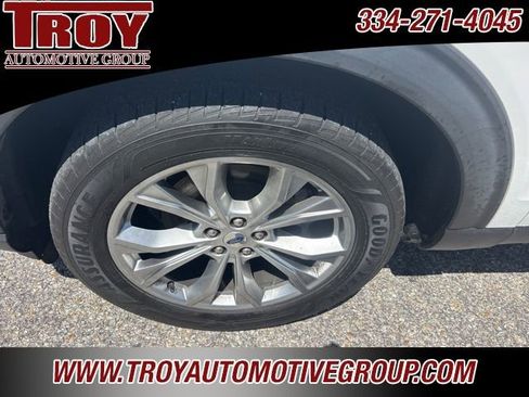 Used 2020 Ford Explorer XLT w/ Equipment Group 202A AWD/4WD image 18