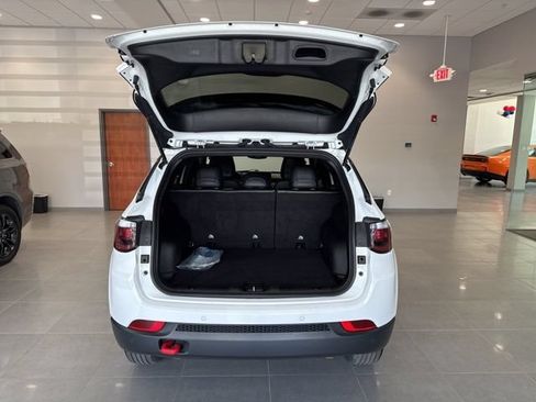 Used 2024 Jeep Compass Trailhawk AWD/4WD image 44