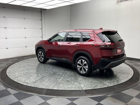 Used 2023 Nissan Rogue SV AWD/4WD image 2