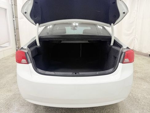 Used 2018 Chevrolet Impala LT FWD image 10