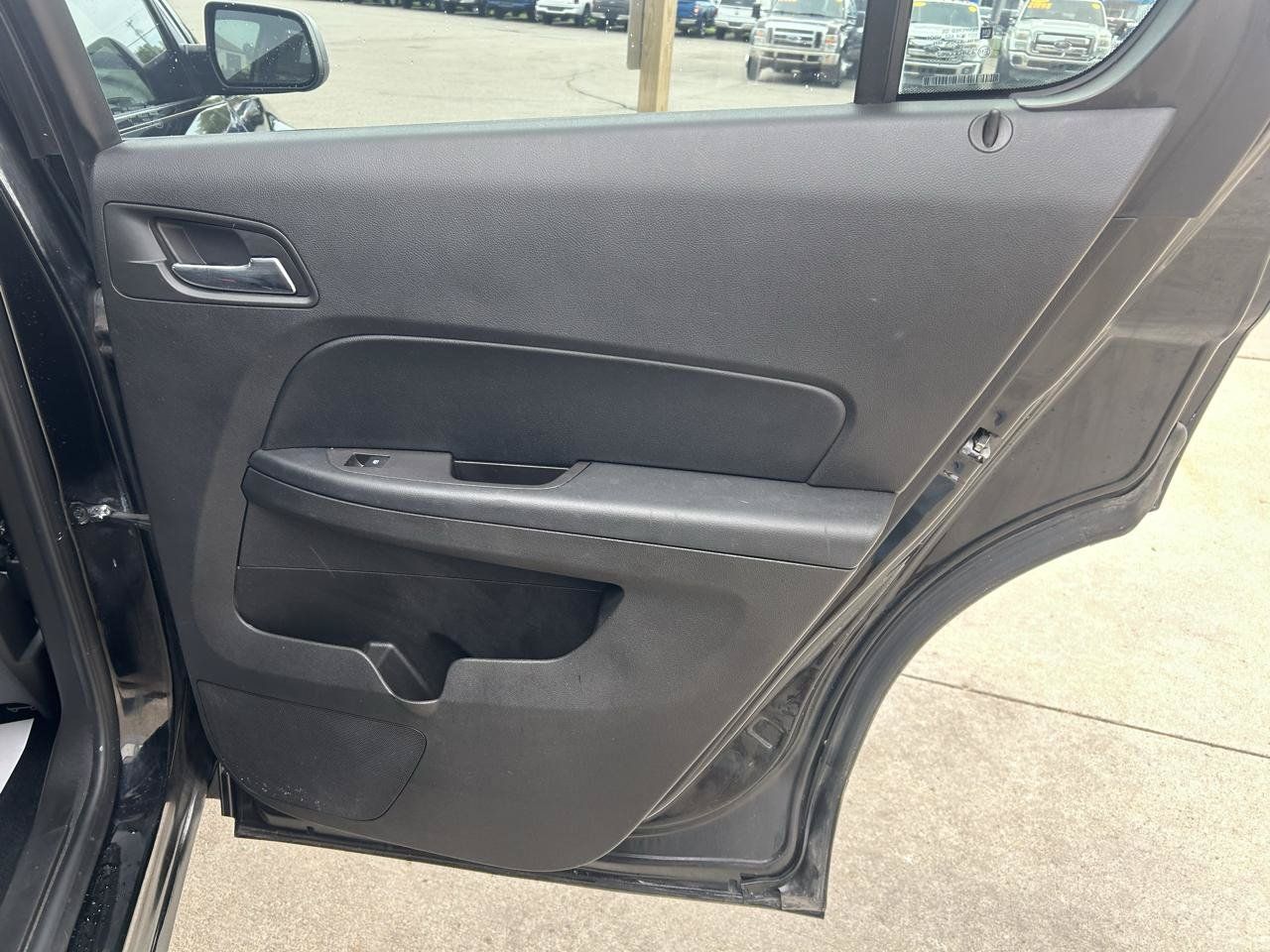 Used 2015 Chevrolet Equinox LS AWD/4WD image 14