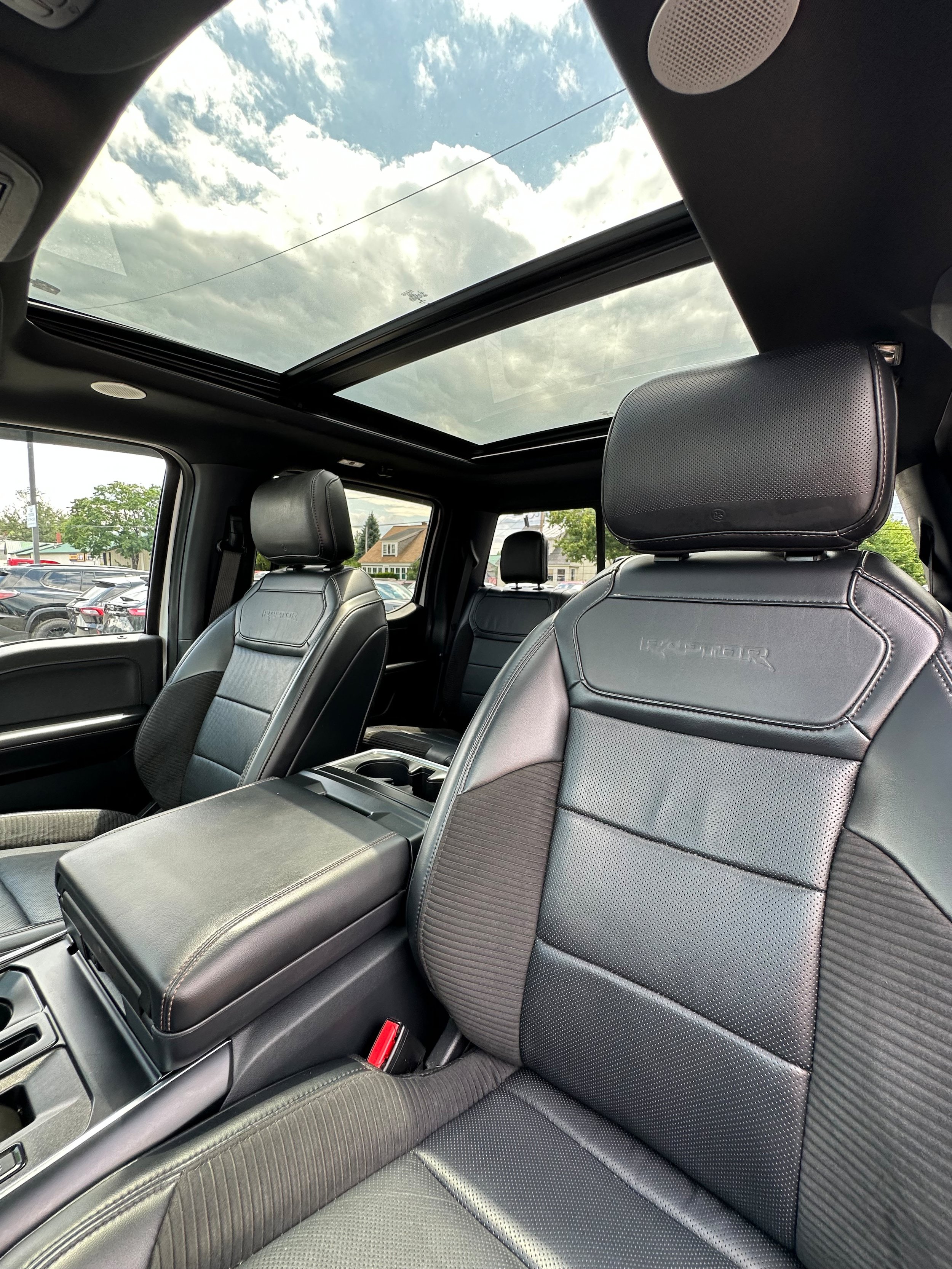 Used 2022 Ford F150 Raptor w/ Equipment Group 801A High AWD/4WD image 15