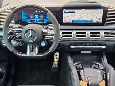 Used 2024 Mercedes-Benz GLS 63 AMG 4MATIC image 17
