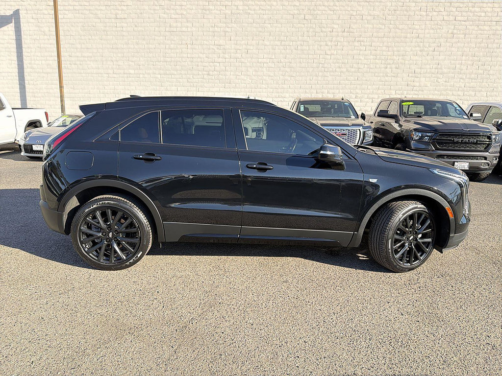 Used 2023 Cadillac XT4 Sport w/ LPO, Onyx Lite Package AWD/4WD image 4