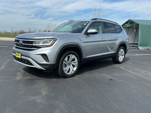 Used 2023 Volkswagen Atlas SE image 3