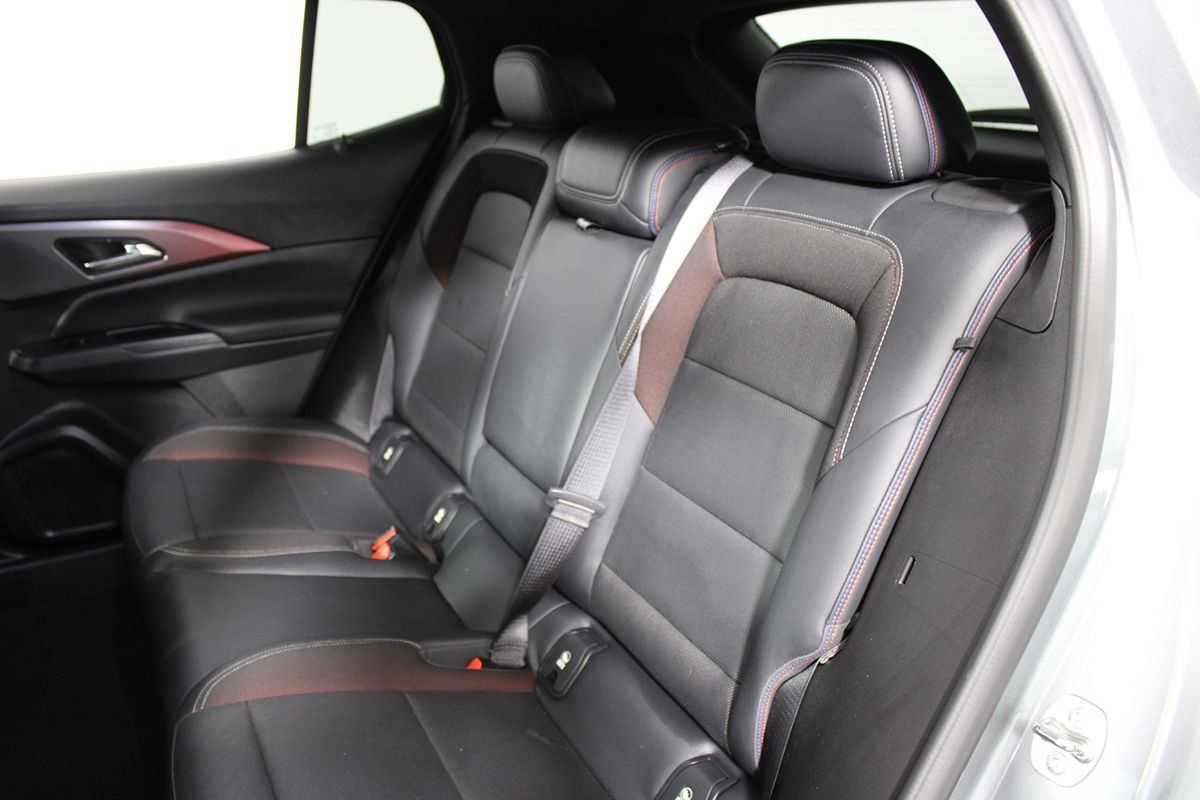 Used 2024 Chevrolet Equinox EV RS FWD image 23
