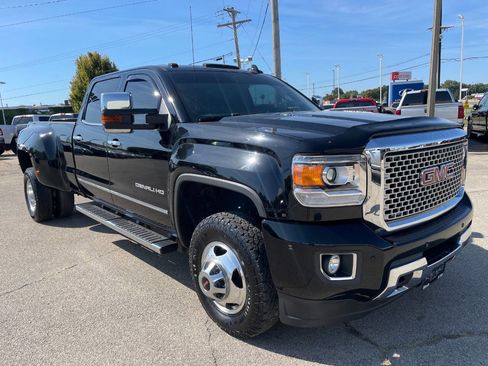 Used 2016 GMC Sierra 3500 Denali w/ Duramax Plus Package image 8