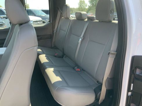 Used 2015 Ford F150 XL w/ Equipment Group 101A Mid AWD/4WD image 38