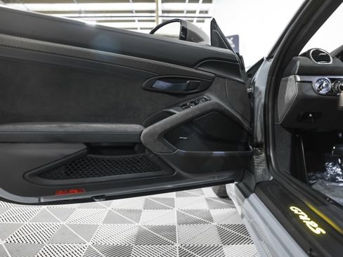 Used 2025 Porsche 718 Cayman GT4 RS RWD image 30