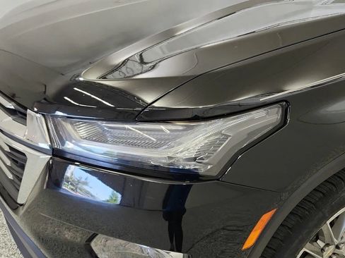 Used 2023 Chevrolet Traverse LT FWD image 13