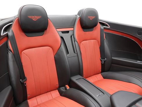 Used 2020 Bentley Continental GT V8 image 89