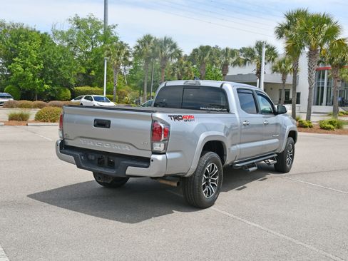 Certified 2022 Toyota Tacoma TRD Sport w/ TRD Premium Sport Package AWD/4WD image 3