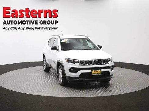 Used 2024 Jeep Compass Latitude AWD/4WD image 49