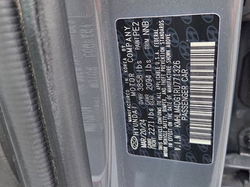 Used 2024 Hyundai Elantra SEL FWD image 19